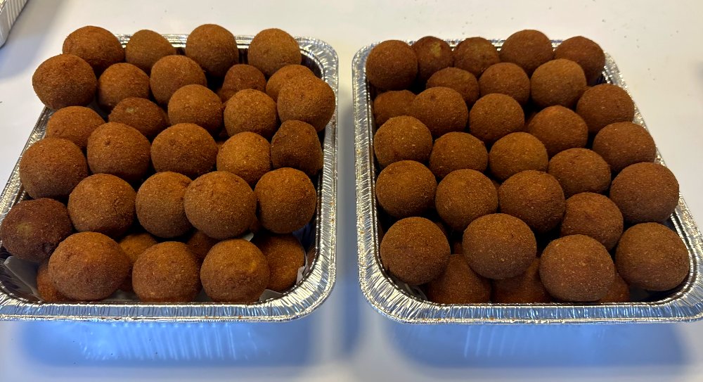 Trays of golden Sri Lankan cutlets